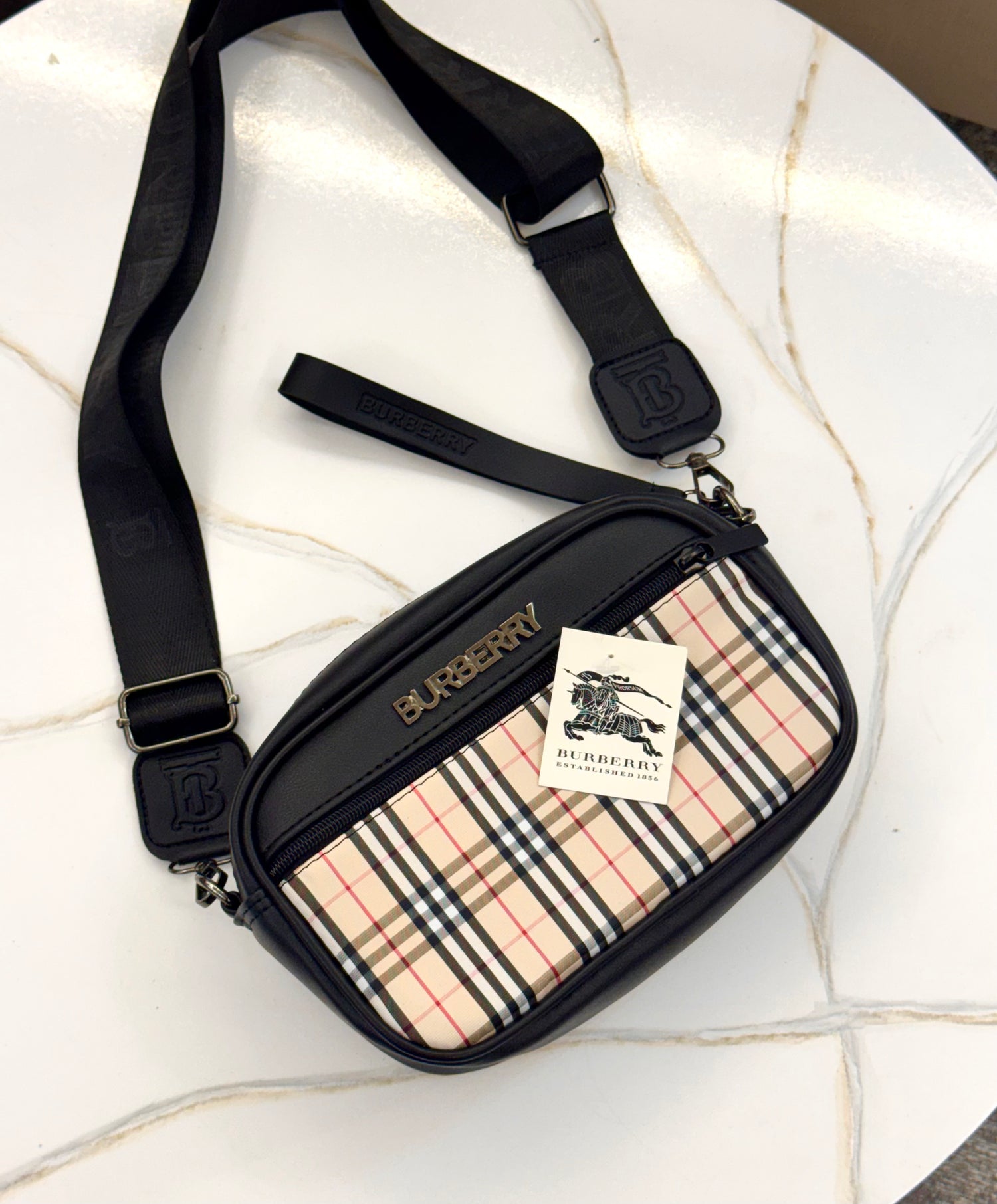 BURBERRY carriel importado